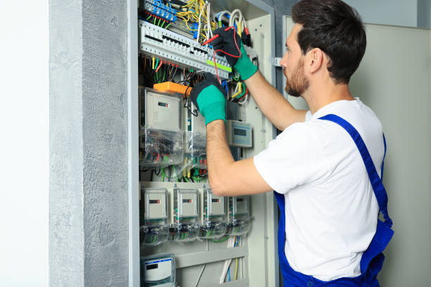 Best Emergency Electrical Repair  in Bondurant, IA